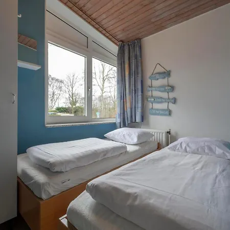 Casa de Férias Stylish Beachside With Patio Sint Maartensvlotbrug